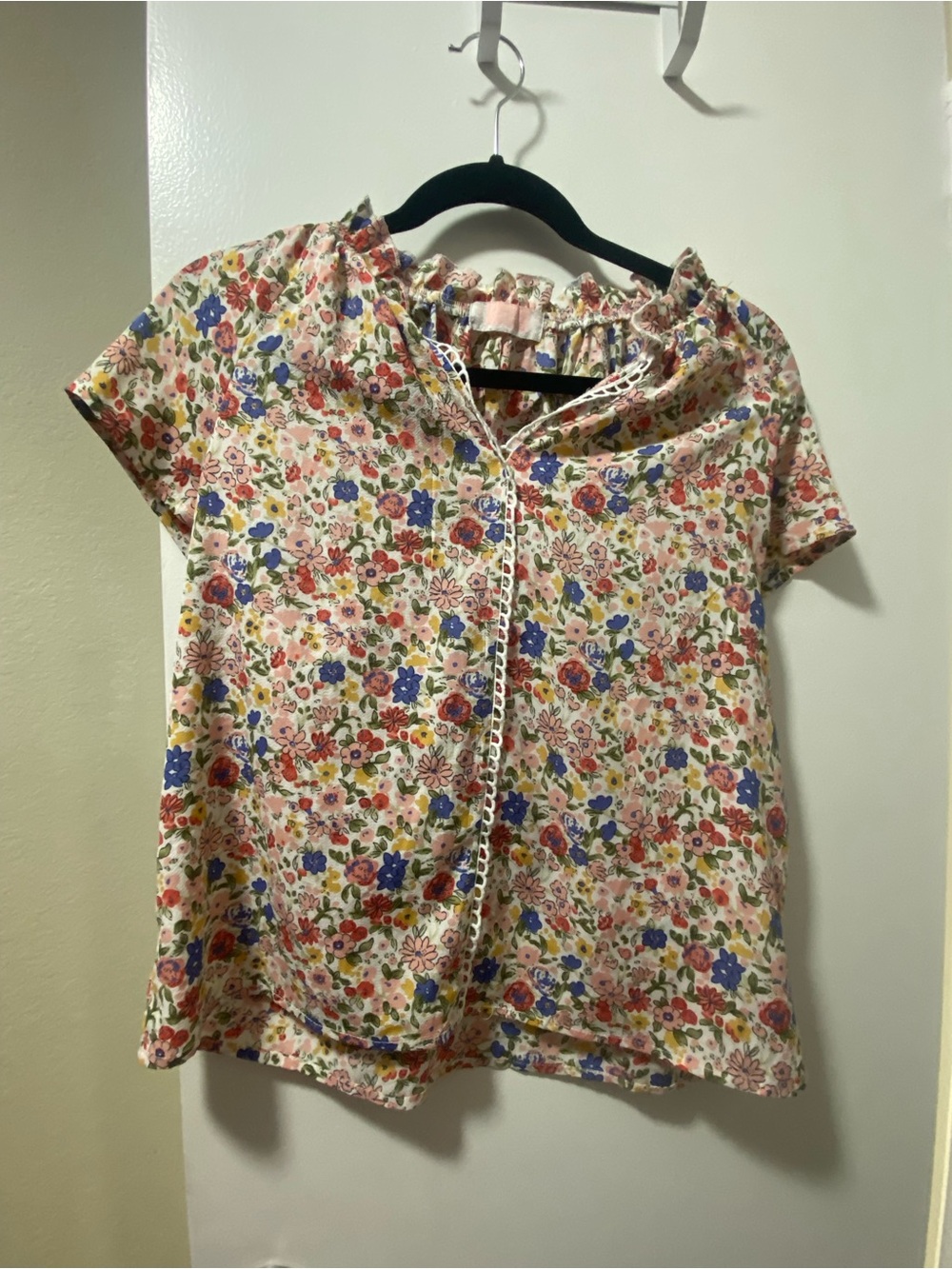 Floral Short-Sleeve Blouse in Multi-Color